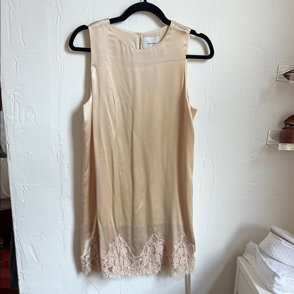 NWT Reformation Almond Lace-Hem Sleeveless Shift Dress